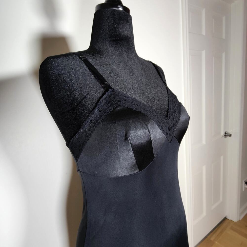 Vintage Vanity Fair‎ Black Full Slip Lace Trim Nylon 36 70s 80s